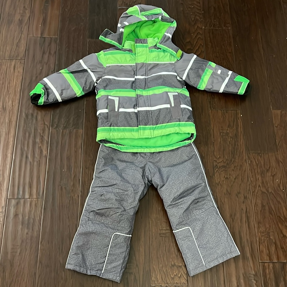 Boys 2-3T snowsuit